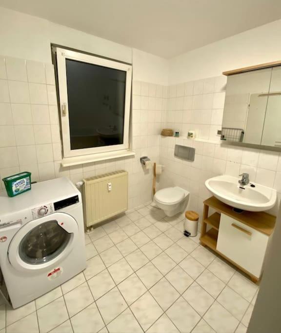 Stilvolle Ferienwohnung Mit Stellplatz Wlan Free Netflix Naehe Bahnhof Zwickau Exterior foto