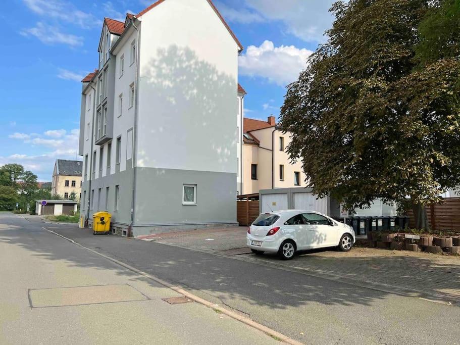 Stilvolle Ferienwohnung Mit Stellplatz Wlan Free Netflix Naehe Bahnhof Zwickau Exterior foto